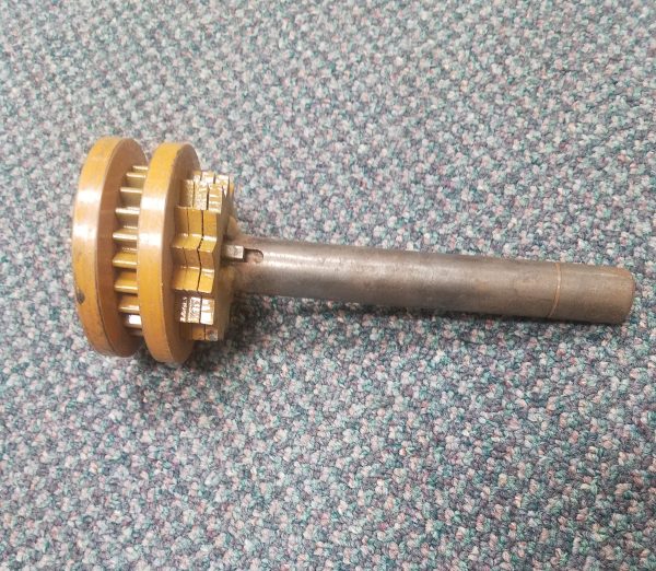Drive wheel shaft late Models 171-179 - Image 2