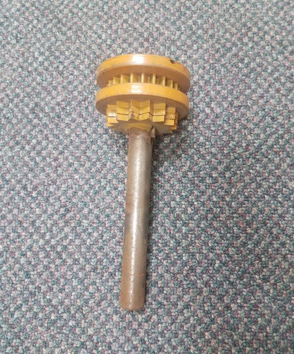 Drive wheel shaft late Models 171-179
